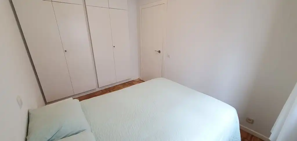 Schlafzimmer von Wohnungen zur Miete in Madrid mit Klimaanlage, Heizung und Parkett