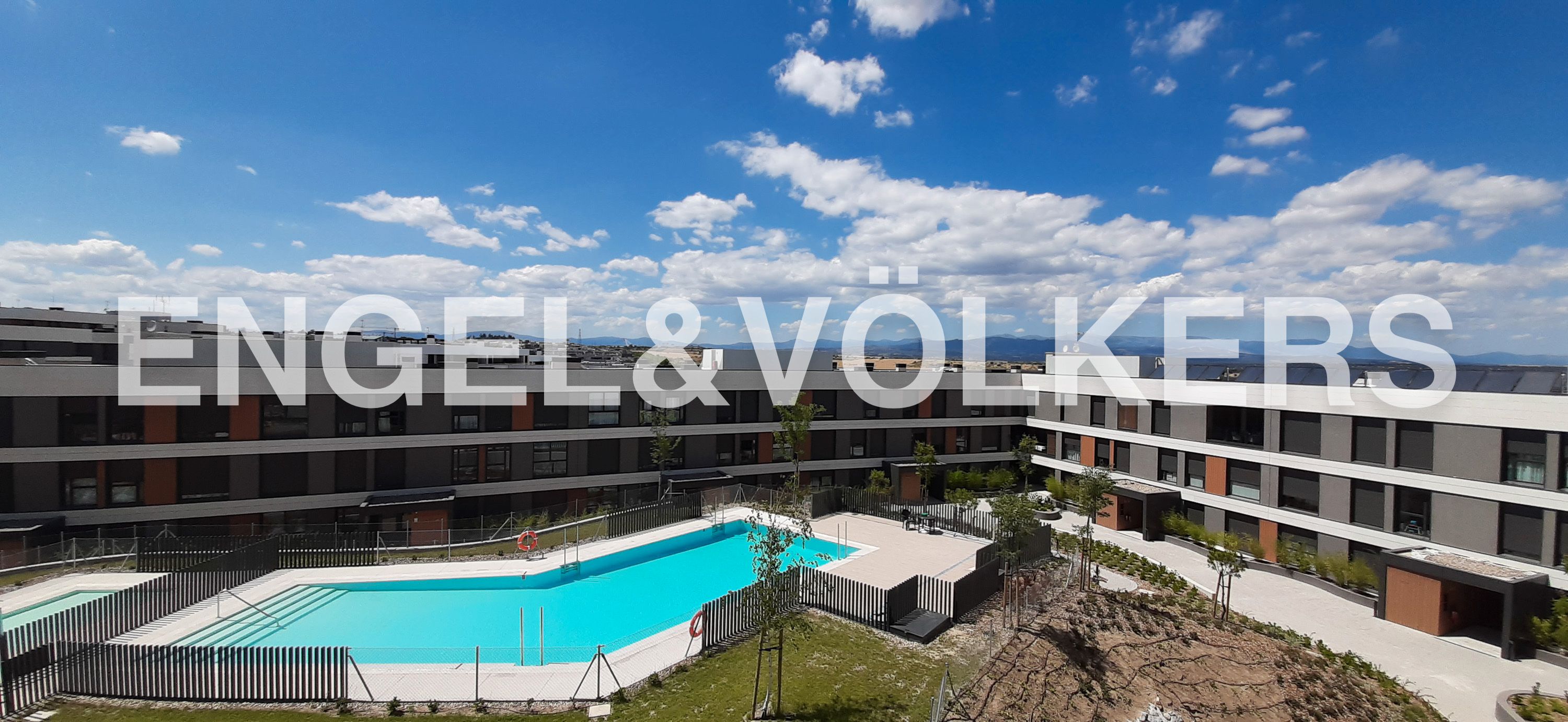 Piscina de Apartament de lloguer en Las Rozas de Madrid amb Aire condicionat, Calefacció i Terrassa