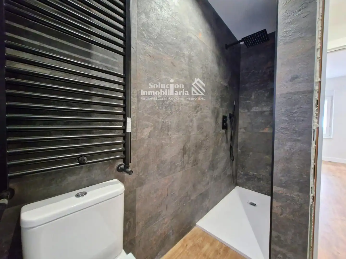 Badezimmer von Wohnung zum Verkauf in Salamanca mit Heizung, Terrasse und Möbliert