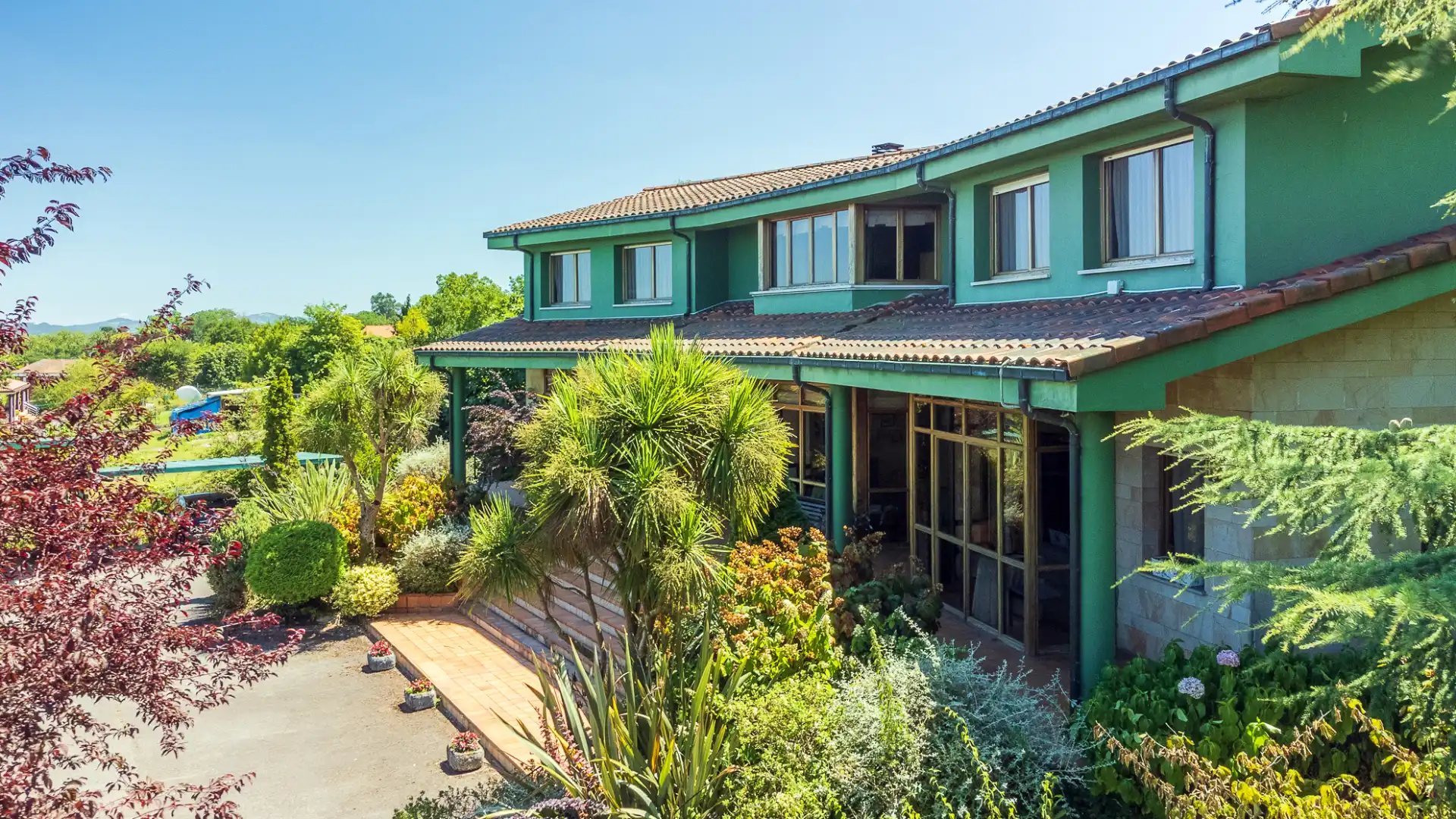 Vista exterior de Casa o chalet en venta en Oviedo  con Calefacción, Jardín privado y Parquet