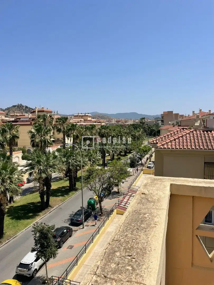 Piso en venta en El Cónsul - Ciudad Universitaria - El Romeral