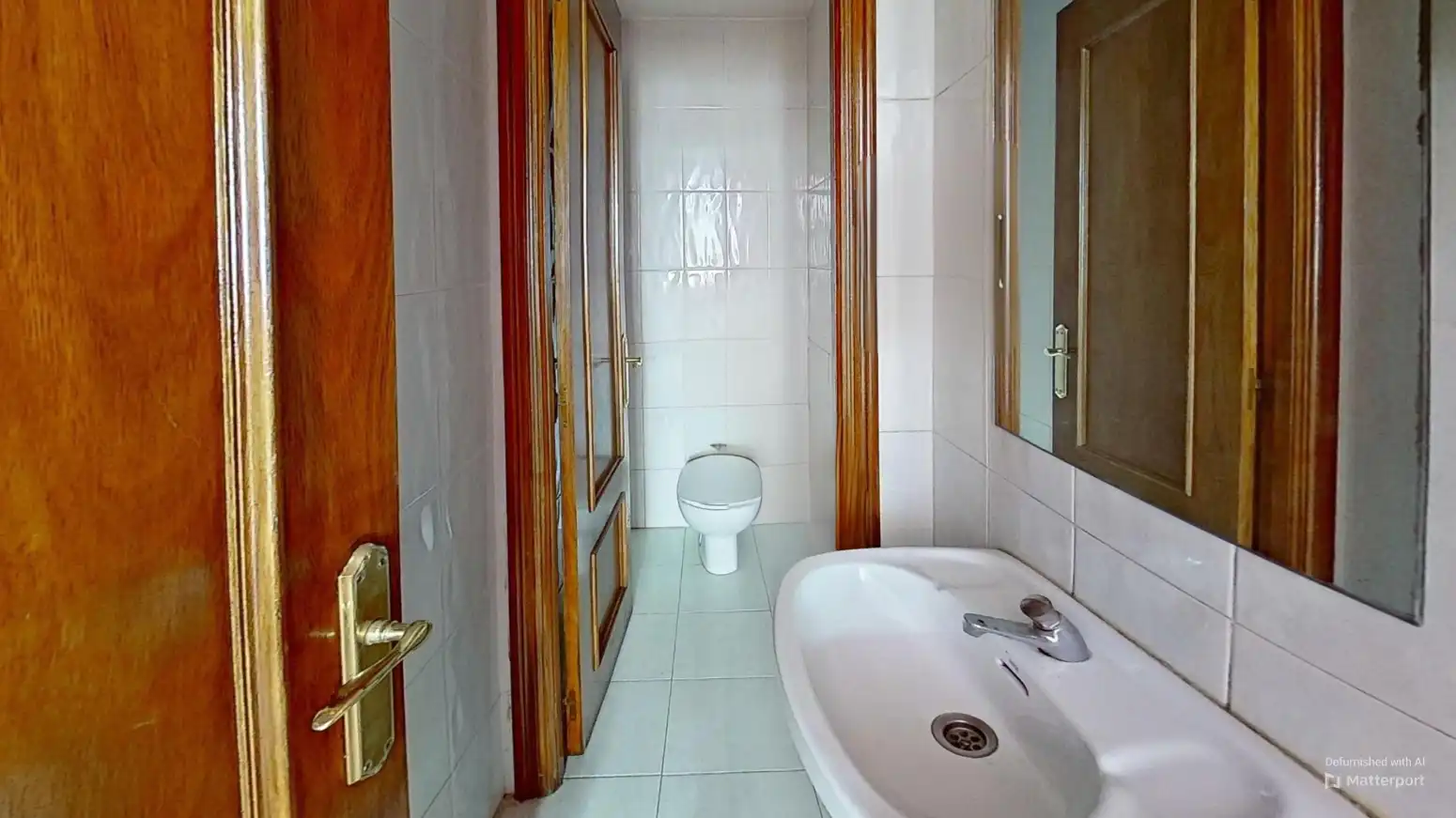 Bathroom of Commercial properties for sale in Torrelavega 