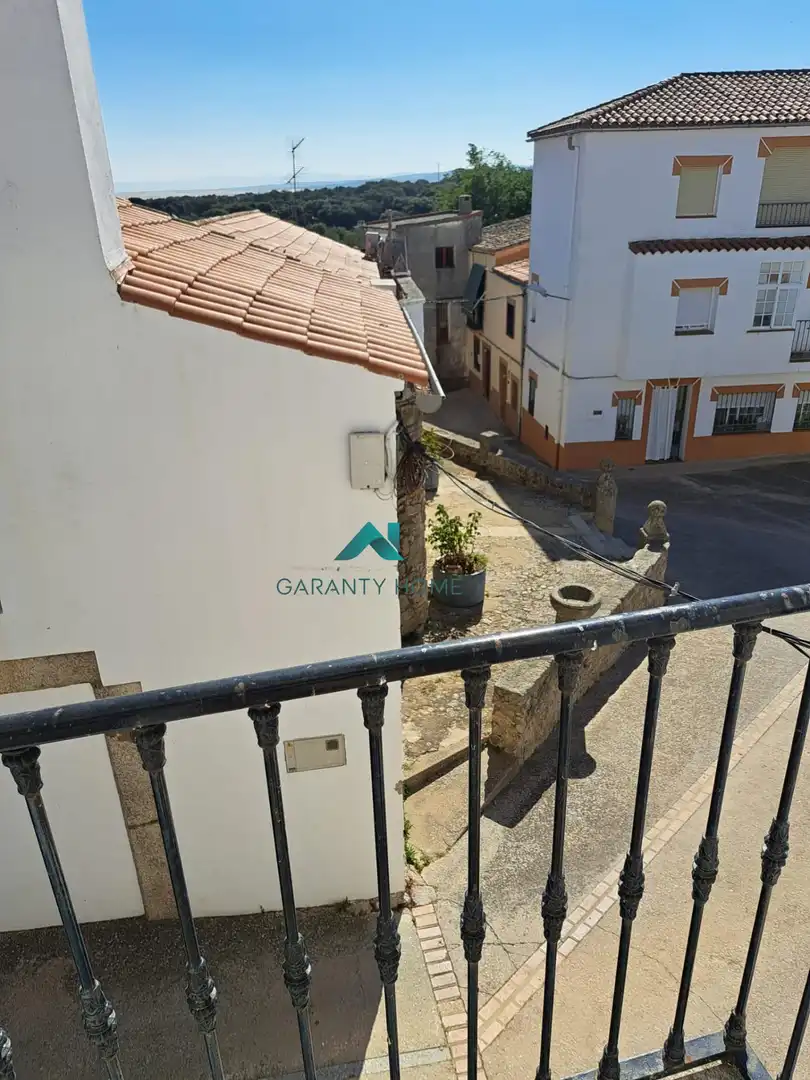 Vista exterior de Casa o xalet en venda en Trujillo amb Moblat i Balcó