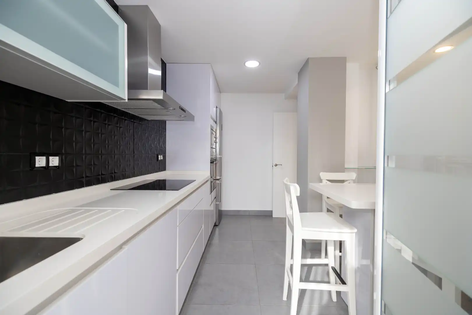 Küche von Wohnung zum Verkauf in Málaga mit Klimaanlage, Heizung und Terrasse