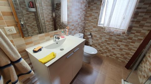 Amplia vivienda muy soleada con plaza de garaje.
