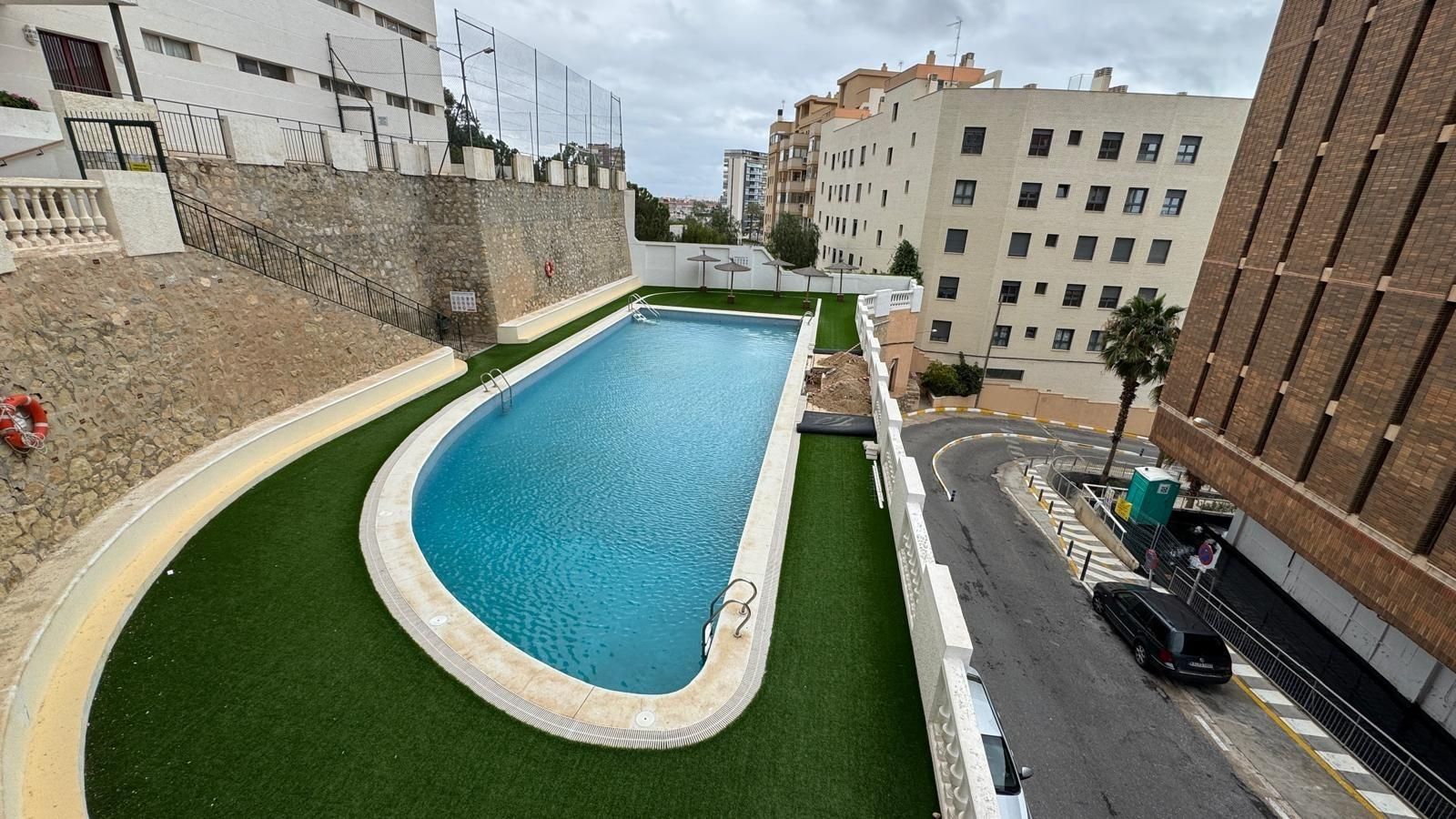 Piscina de Piso en venta en Alicante / Alacant con Jardín privado, Terraza y Piscina comunitaria