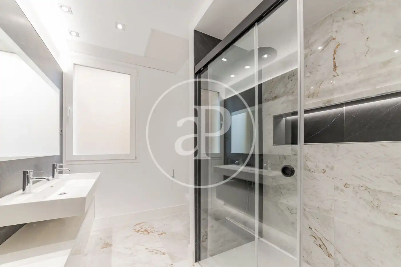 Baño de Piso de alquiler en Madrid con Aire acondicionado, Calefacción y Terraza