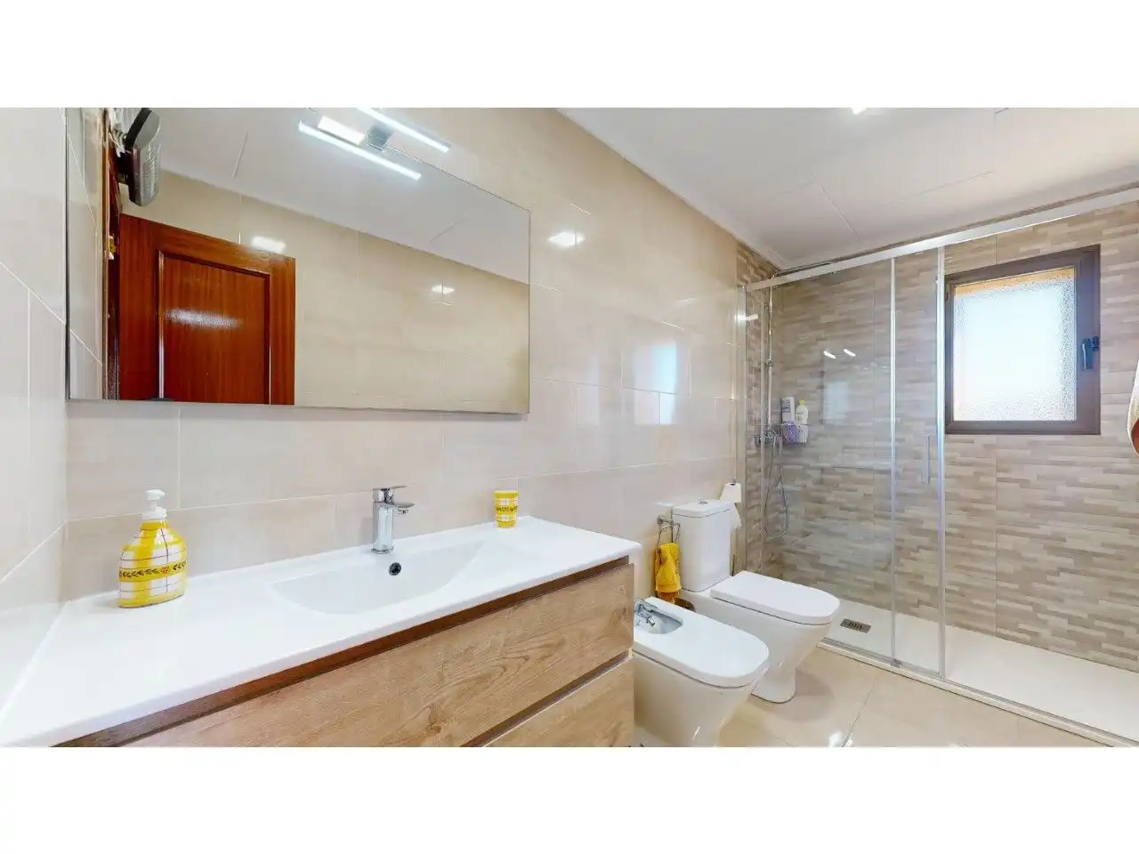Baño de Casa adosada en venta en Torrent con Aire acondicionado, Calefacción y Jardín privado