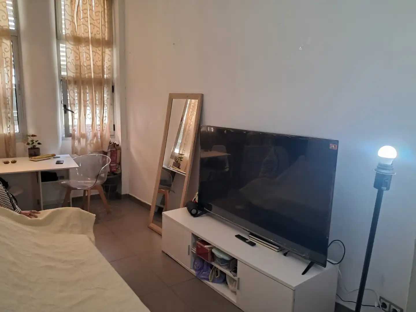 Sala d'estar de Pis en venda en L'Hospitalet de Llobregat amb Aire condicionat