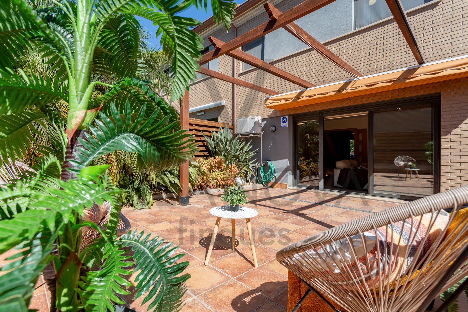 Terrassa de Casa adosada en venda en La Selva del Camp amb Aire condicionat, Calefacció i Jardí privat