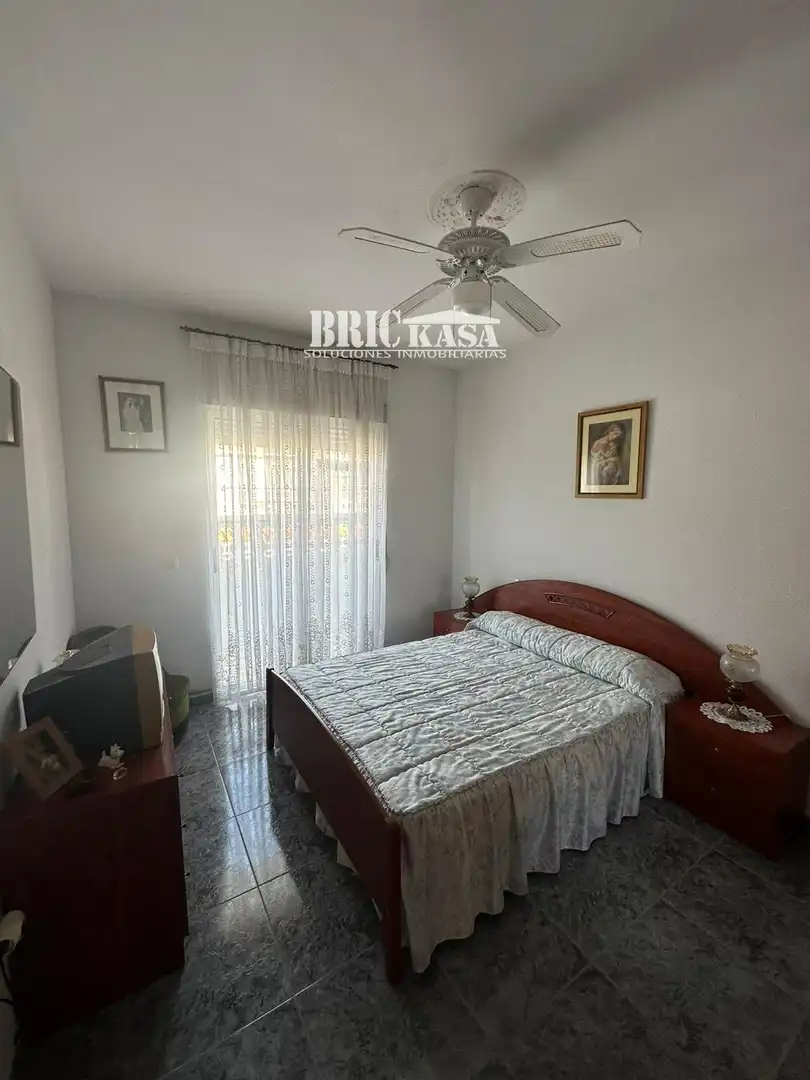 Schlafzimmer von Einfamilien-Reihenhaus zum Verkauf in Torreorgaz mit Klimaanlage, Heizung und Abstellraum