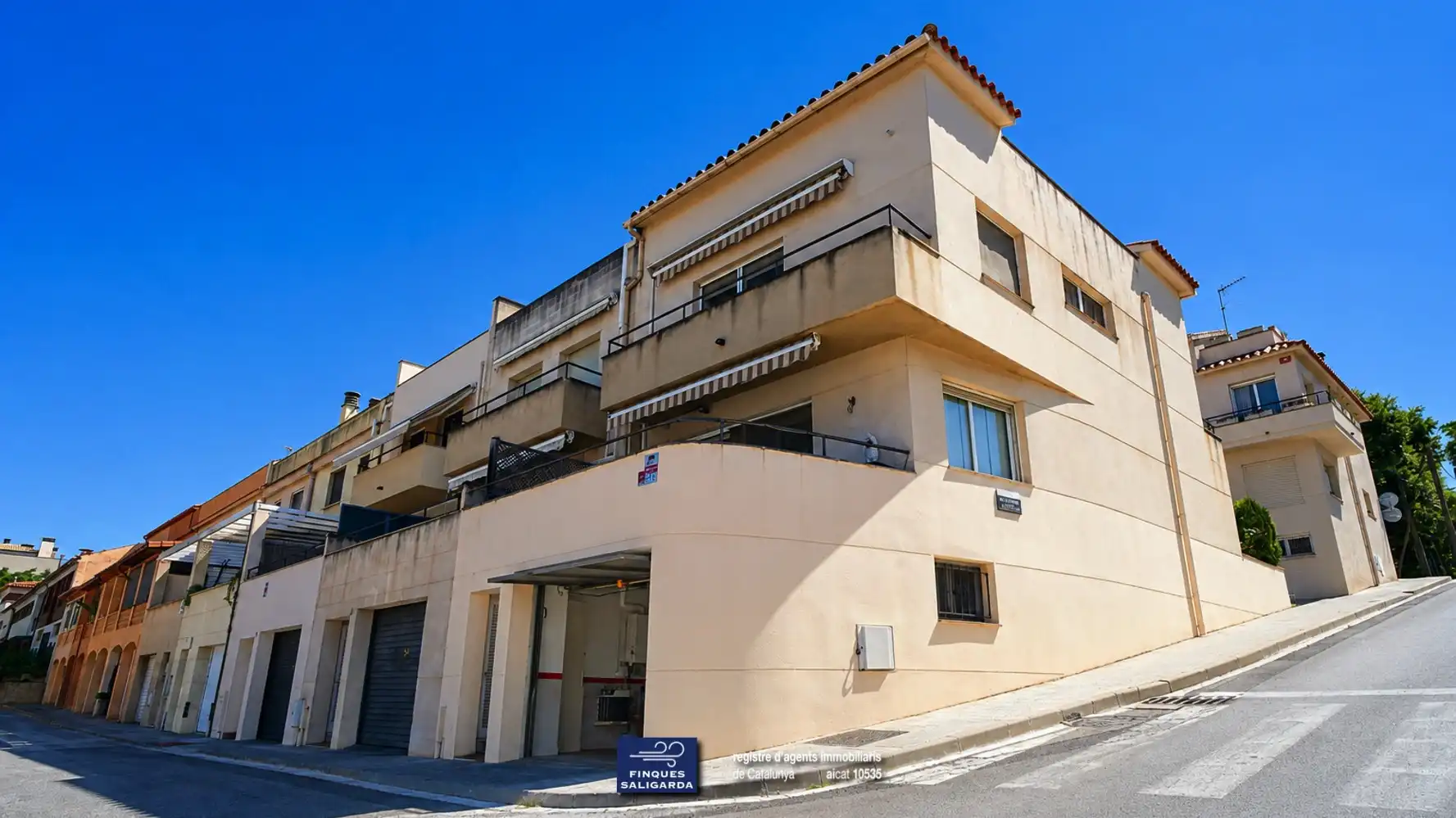 Vista exterior de Casa adosada en venda en La Garriga amb Aire condicionat, Calefacció i Terrassa