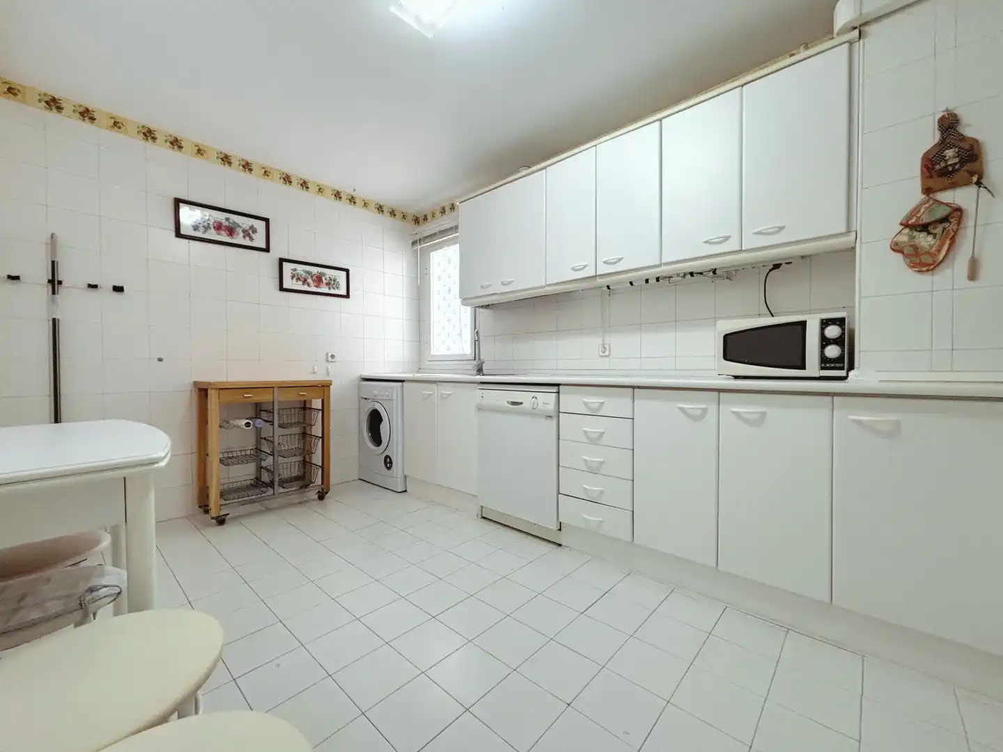 Kitchen of Flat for sale in Marbella  with Air Conditioner, Private garden and Terrace