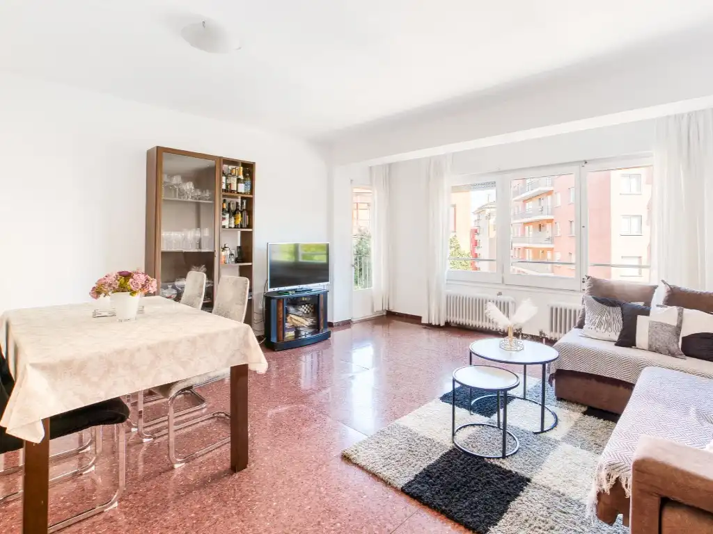 Living room of Flat for sale in Figueres  with Furnished