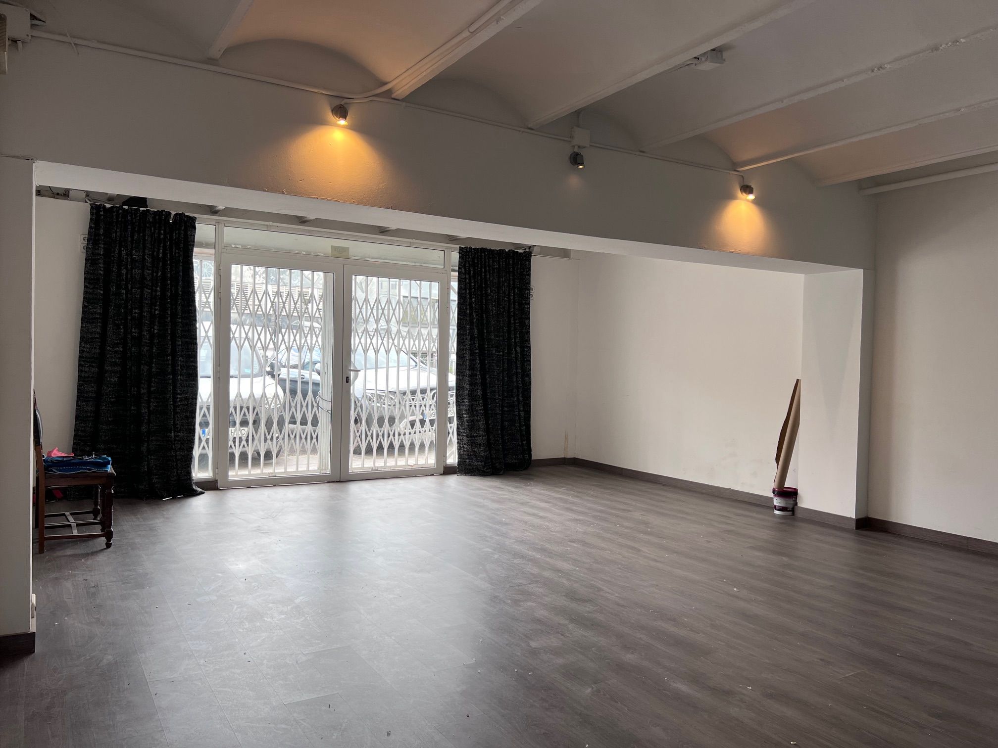 Premises for sale in Sant Adriá Nord