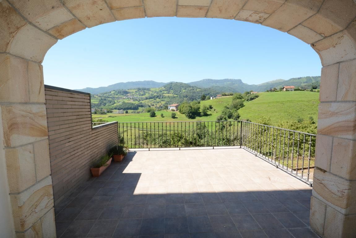 Single-family semi-detached for sale in Upazan Auzoa