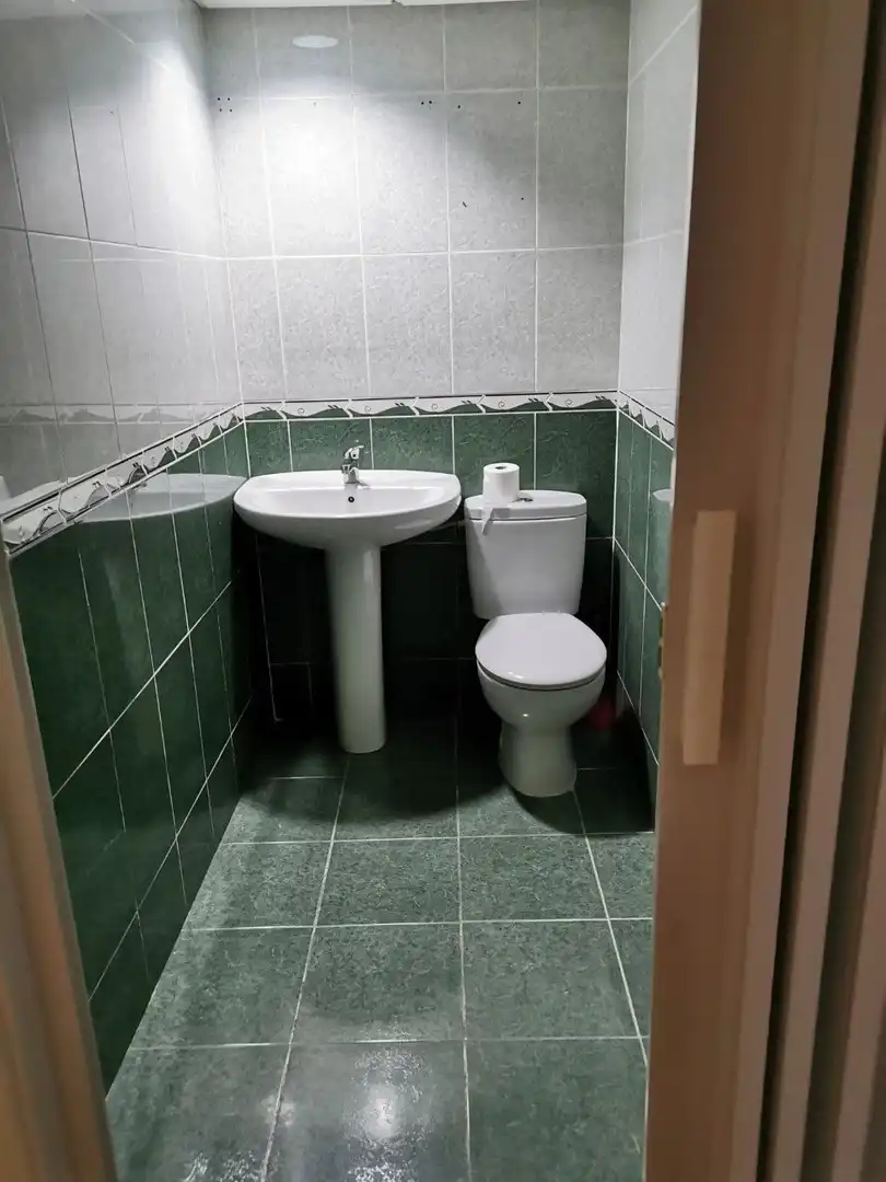 Badezimmer von Geschaftsraum zur Miete in Ponferrada