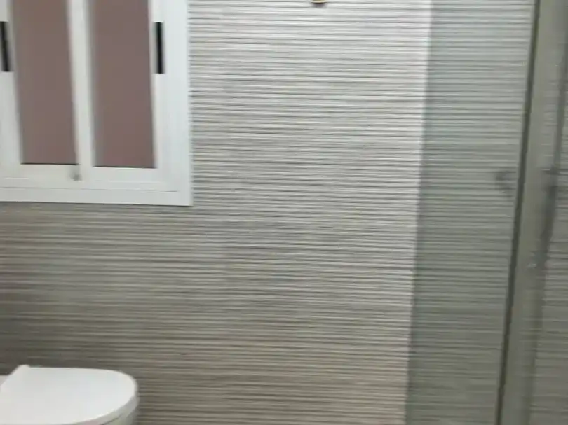 Badezimmer von Wohnung zur Miete in  Valencia Capital mit Klimaanlage