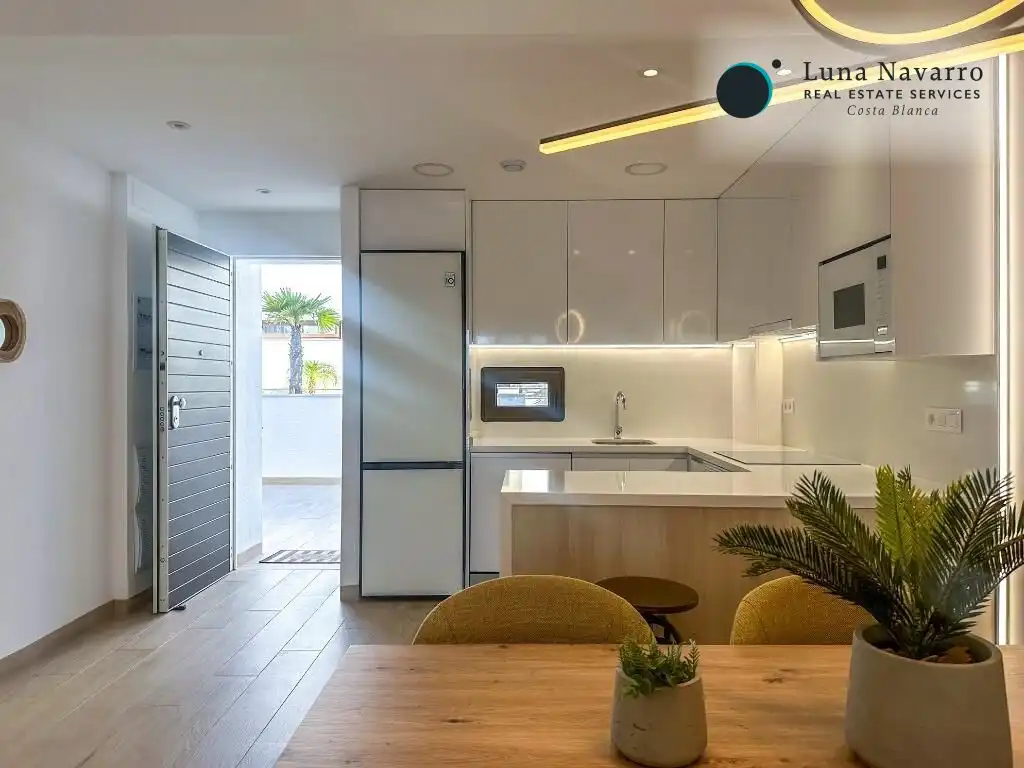 Mini appartamento con terrazza in vendita a Avenida Oviedo, imagen 9