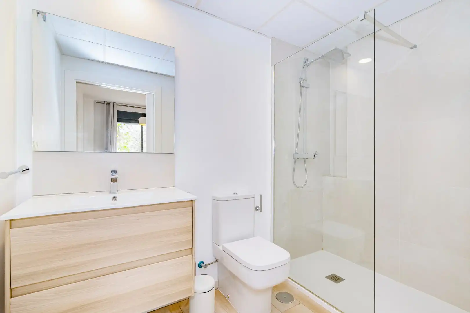 Badezimmer von Wohnungen zur Miete in Granada mit Klimaanlage, Heizung und Terrasse
