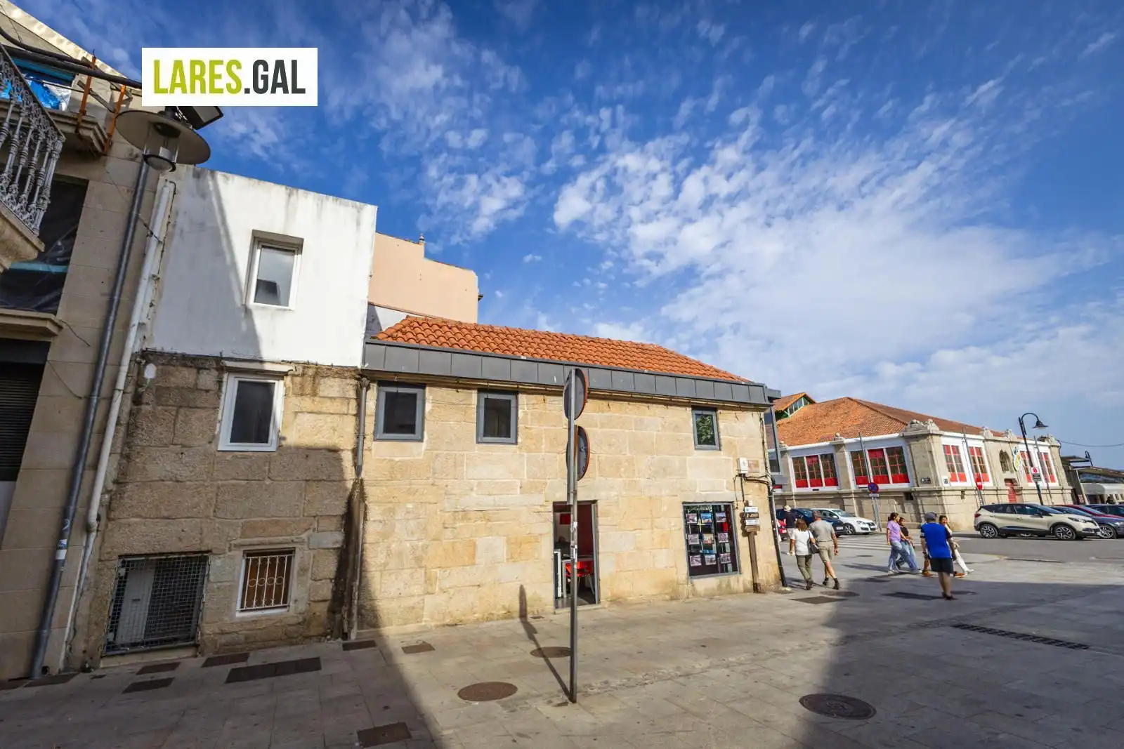 Vista exterior de Casa o xalet en venda en Cangas  amb Terrassa i Traster