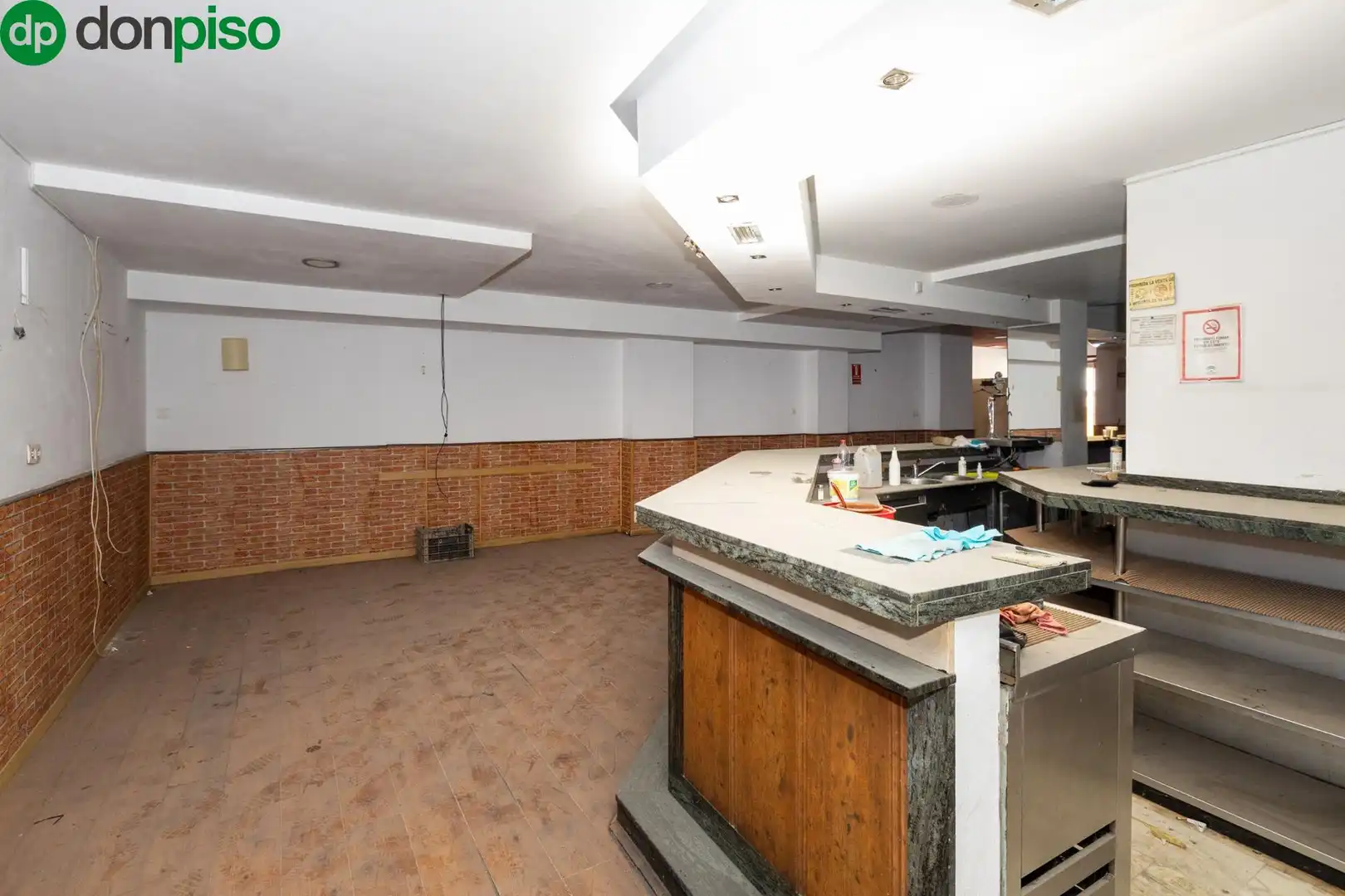 Local en venta en Avenida Avenida Juan Pablo II, 92, Joaquina Eguaras