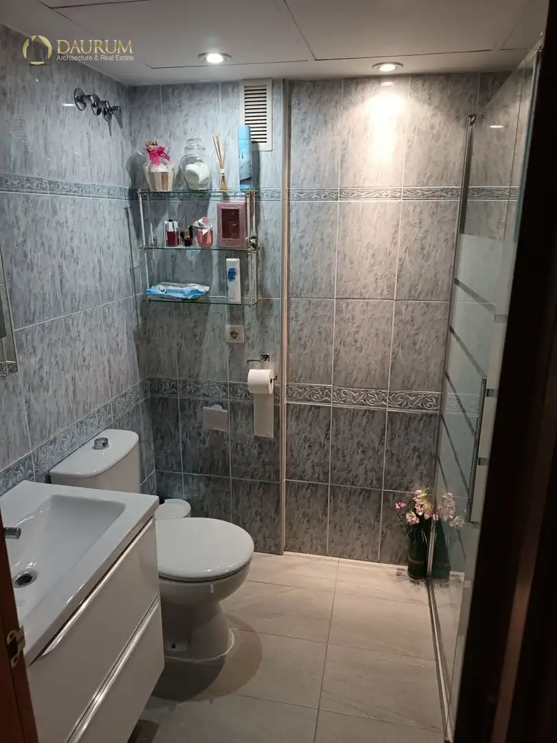 Bathroom of Duplexes for sale in Pobles de l'Oest