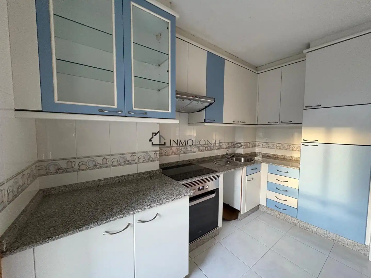 Küche von Wohnung zum Verkauf in Pontevedra Capital 