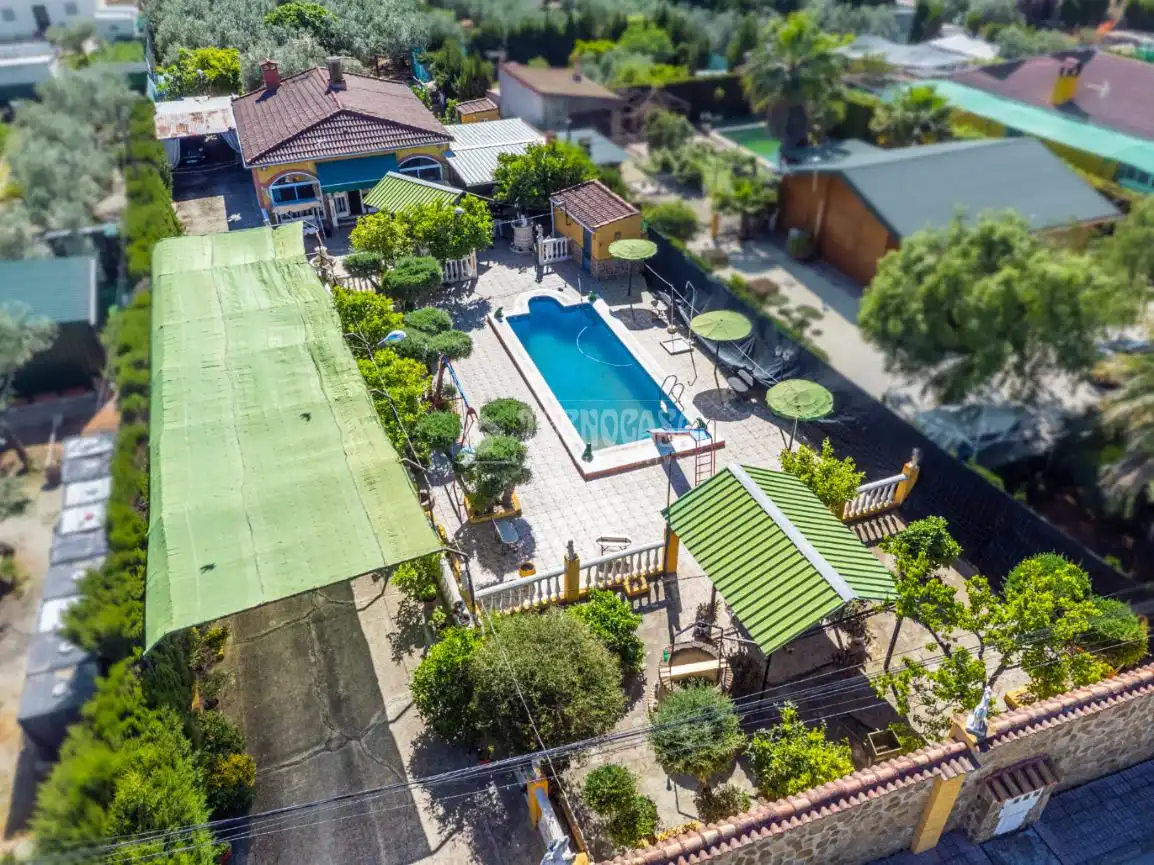 Piscina de Finca rústica en venta en Linares con Aire acondicionado, Jardín privado y Terraza