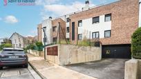 Vista exterior de Planta baixa en venda en Miengo amb Calefacció, Jardí privat i Terrassa