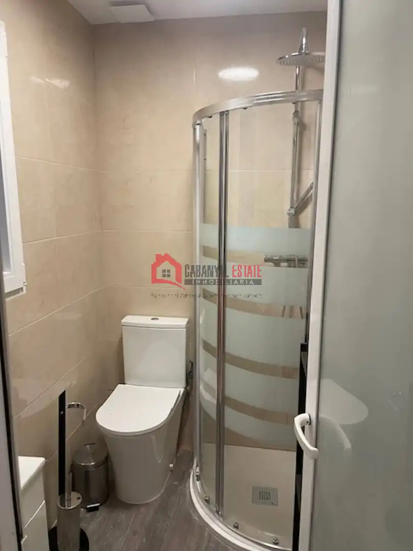 Bathroom of Apartments for sale in Valencia  with Air Conditioner, Furnished and Alarm