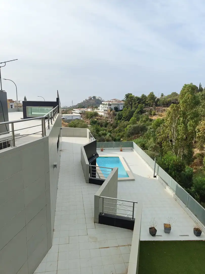 Swimming pool of Houses for sale in Benalmádena  with Terrace and Balcony