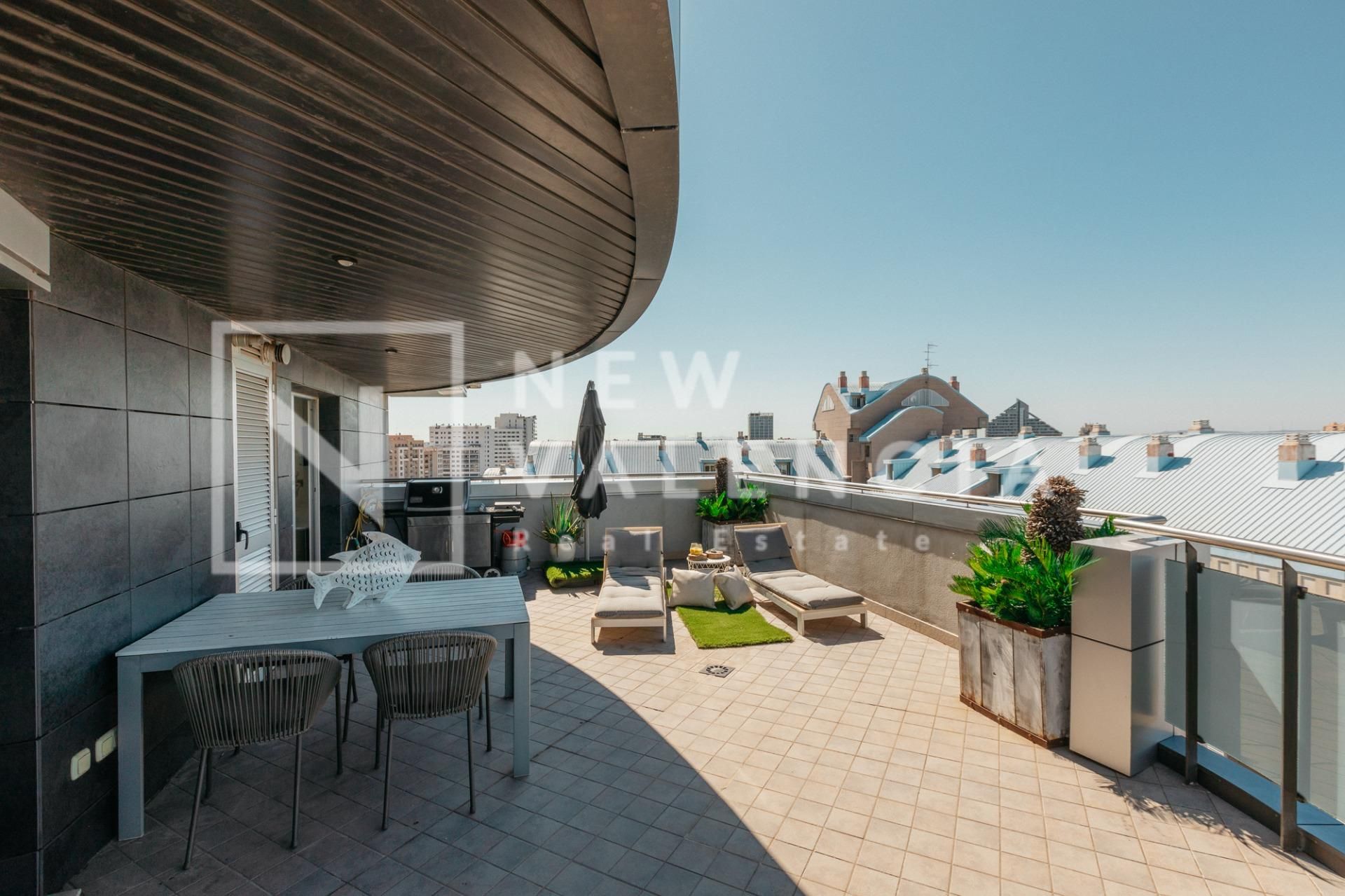 Terrassa de Àtic en venda en  Valencia Capital amb Aire condicionat, Calefacció i Jardí privat