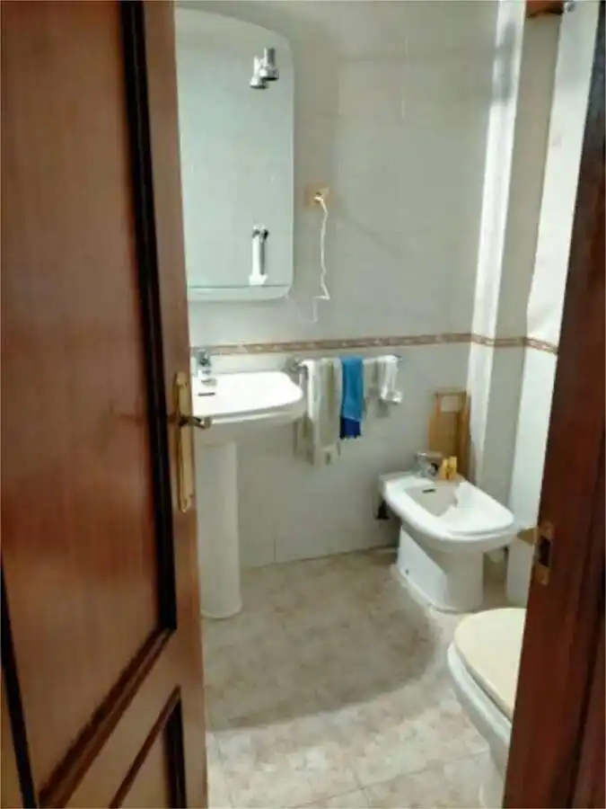 Badezimmer von Wohnung zum Verkauf in Ames mit Heizung und Abstellraum