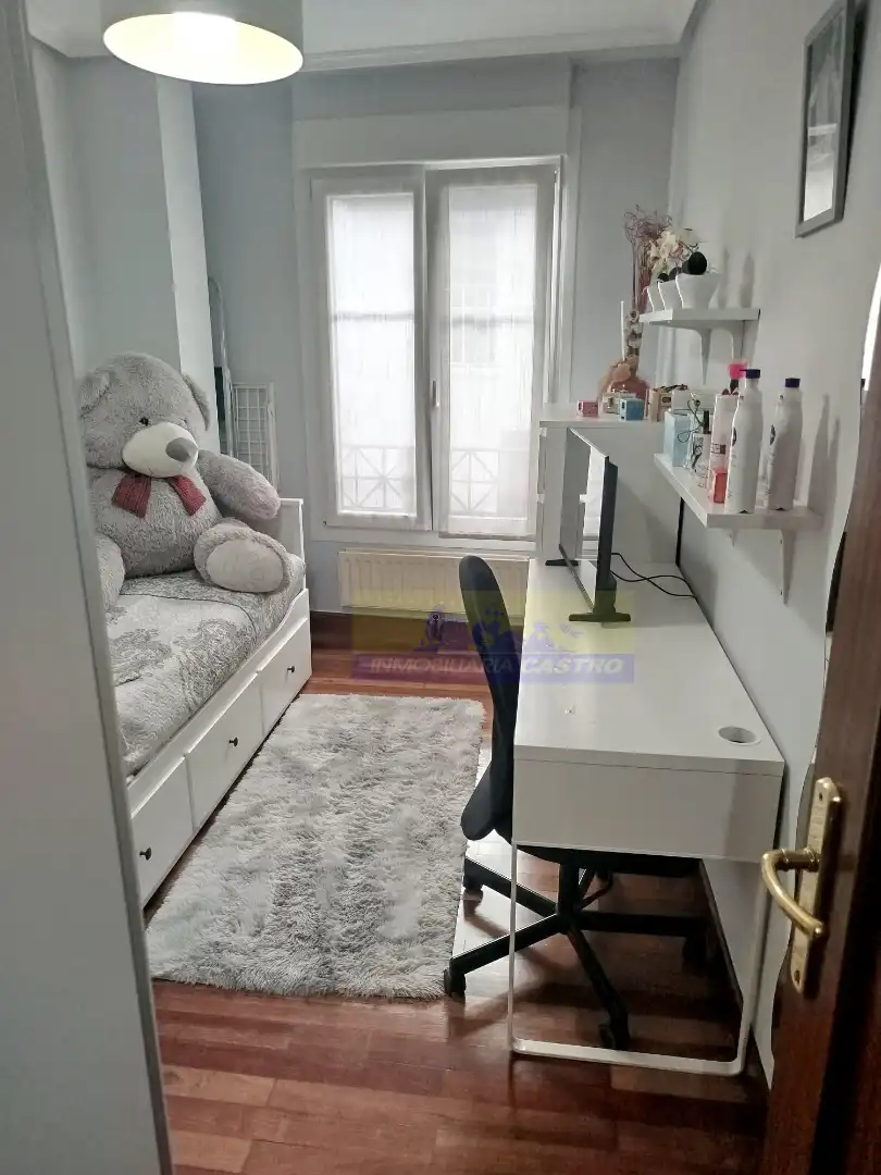 Bedroom of Flat for sale in Castro-Urdiales  with Heating
