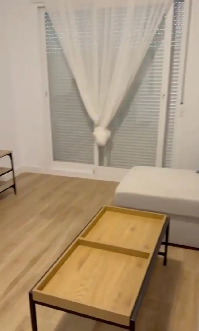 Dormitori de Apartament de lloguer en Fuengirola amb Terrassa i Moblat