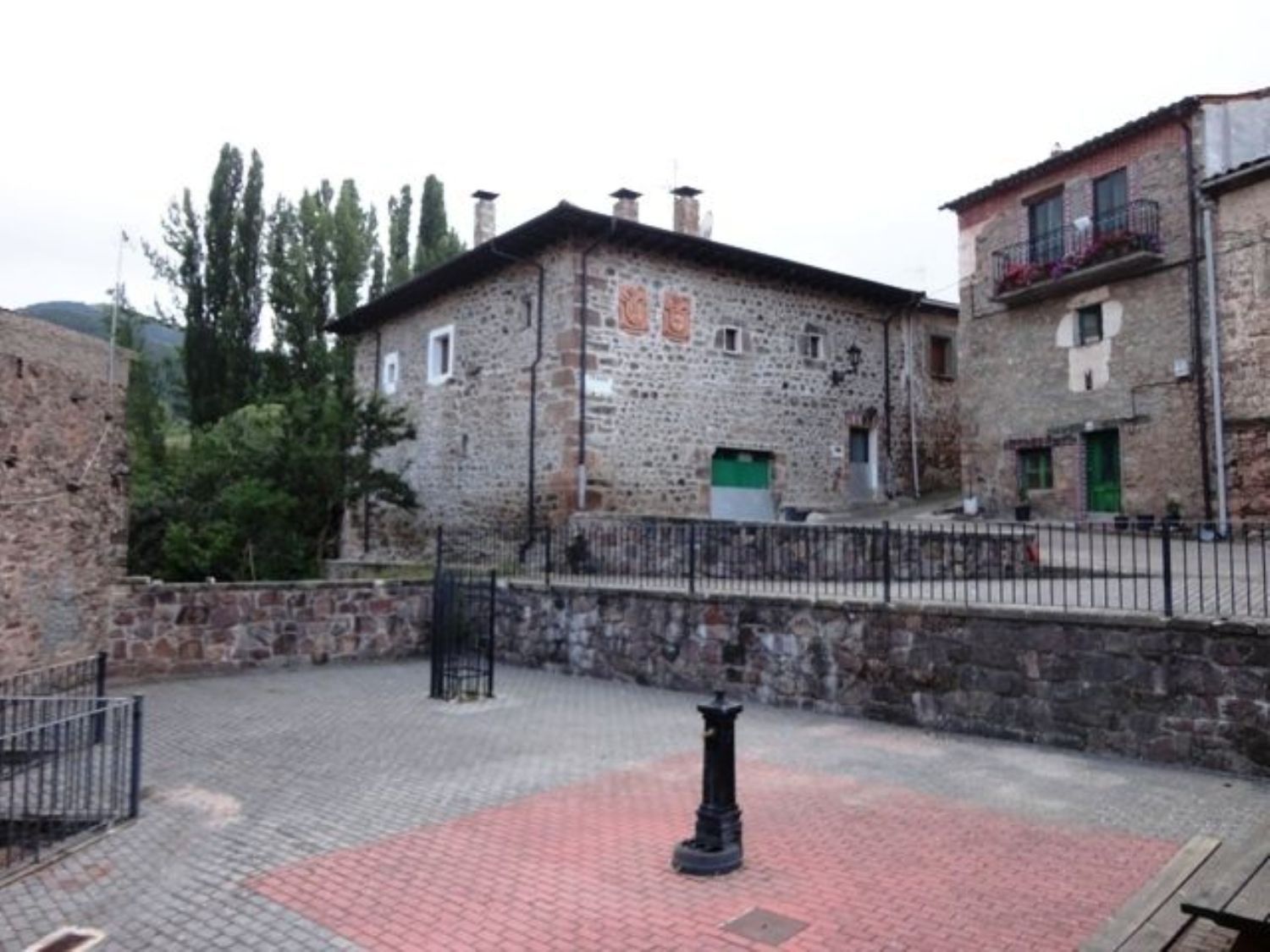 Exterior view of House or chalet for sale in Neila  with Storage room