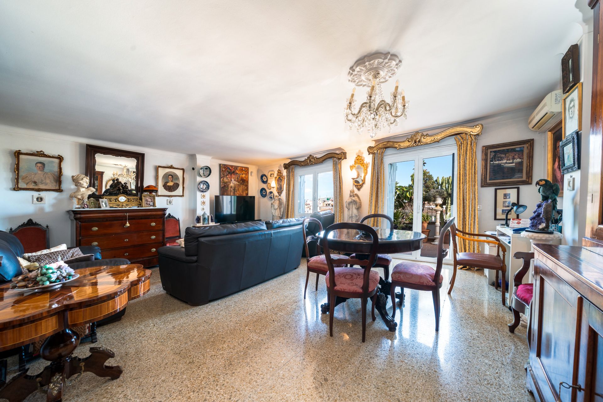 Sala d'estar de Àtic en venda en  Palma de Mallorca amb Aire condicionat, Terrassa i Forn