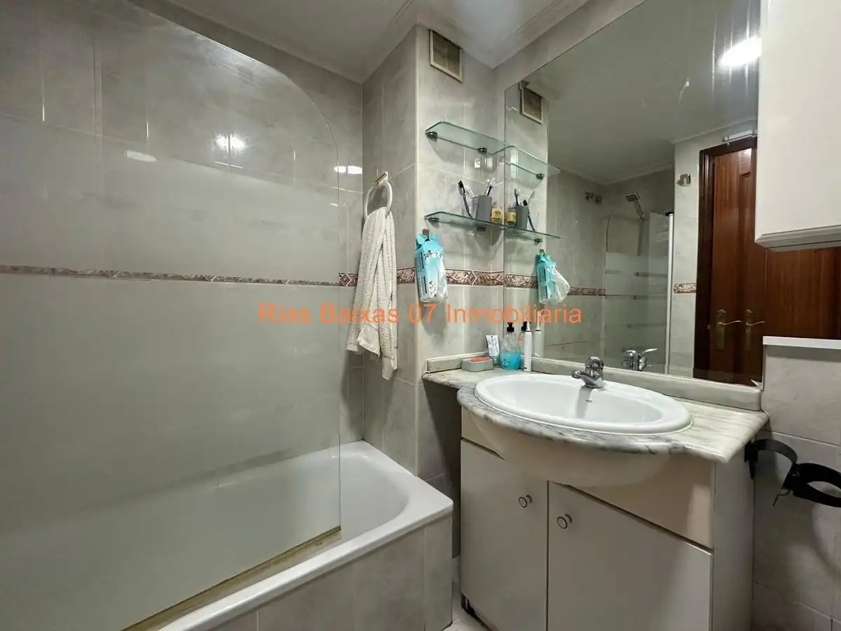 Baño de Piso en venta en Vigo  con Calefacción, Parquet y Terraza