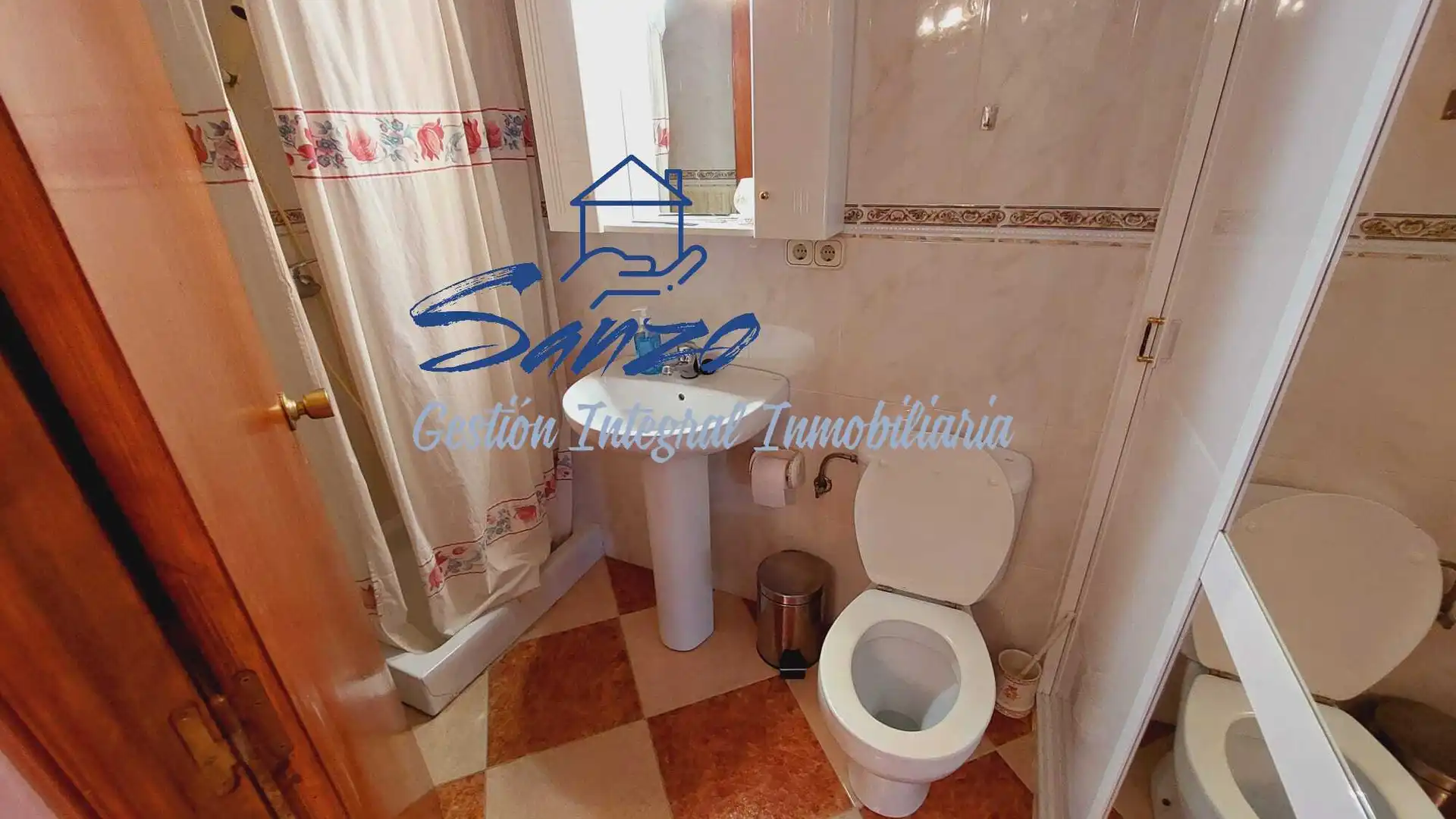 Bany de Casa o xalet en venda en Alameda amb Traster, Moblat i Balcó