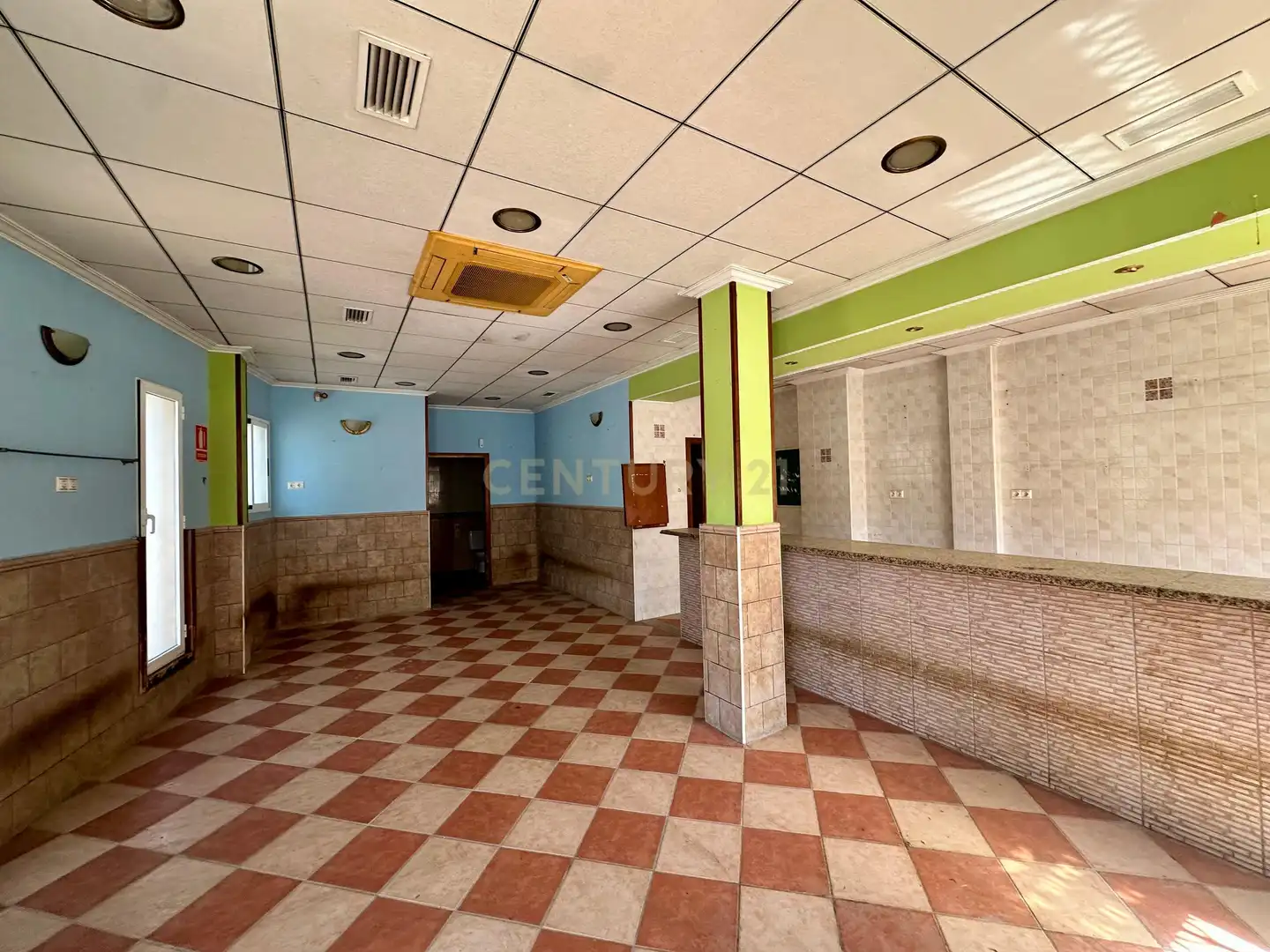 Casa adosada en venta en Jacarilla con Balcón