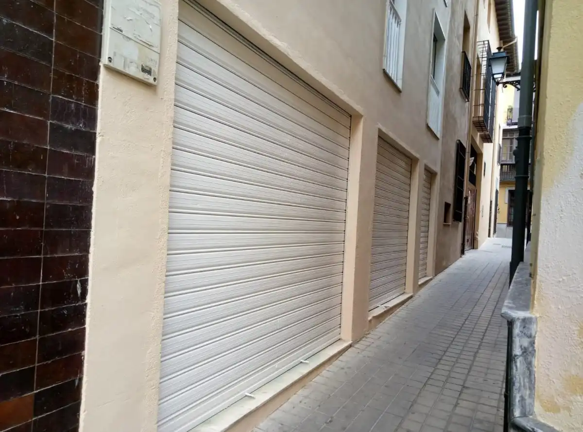 Vista exterior de Local de lloguer en Granada