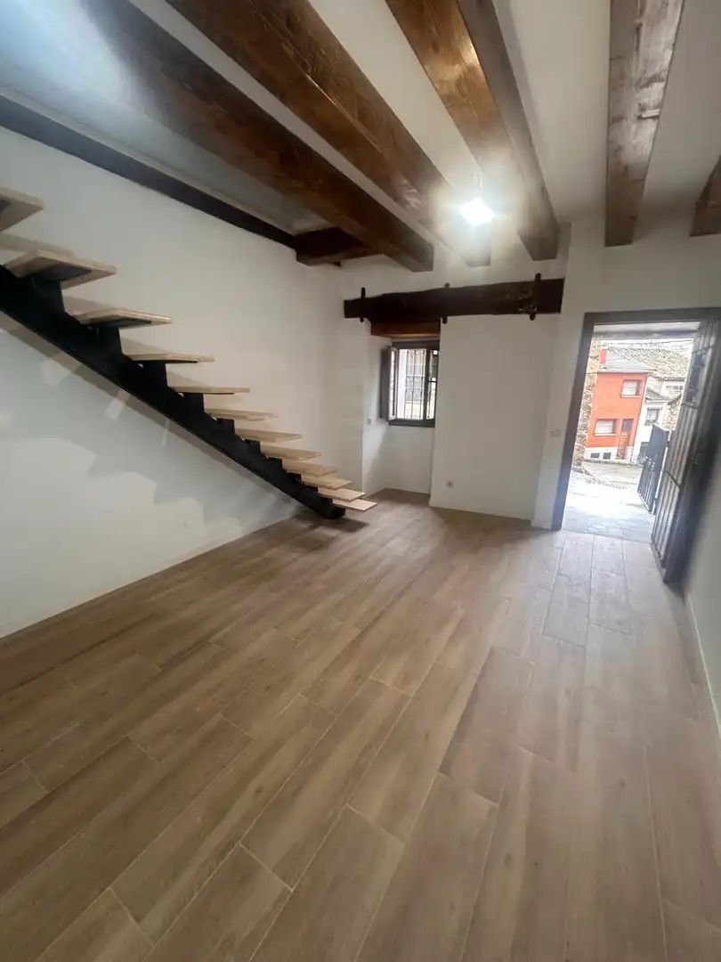 Houses for sale in El Hoyo de Pinares   with Terrace, Storage room and Balcony