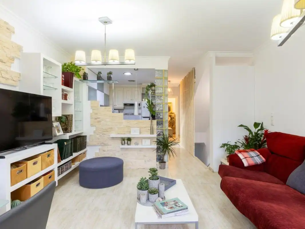 Casa a schiera con terrazza in vendita a Carrer Cefal, imagen 4