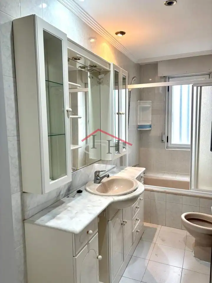 Flat for sale in Santiago Apóstol, imagen 8