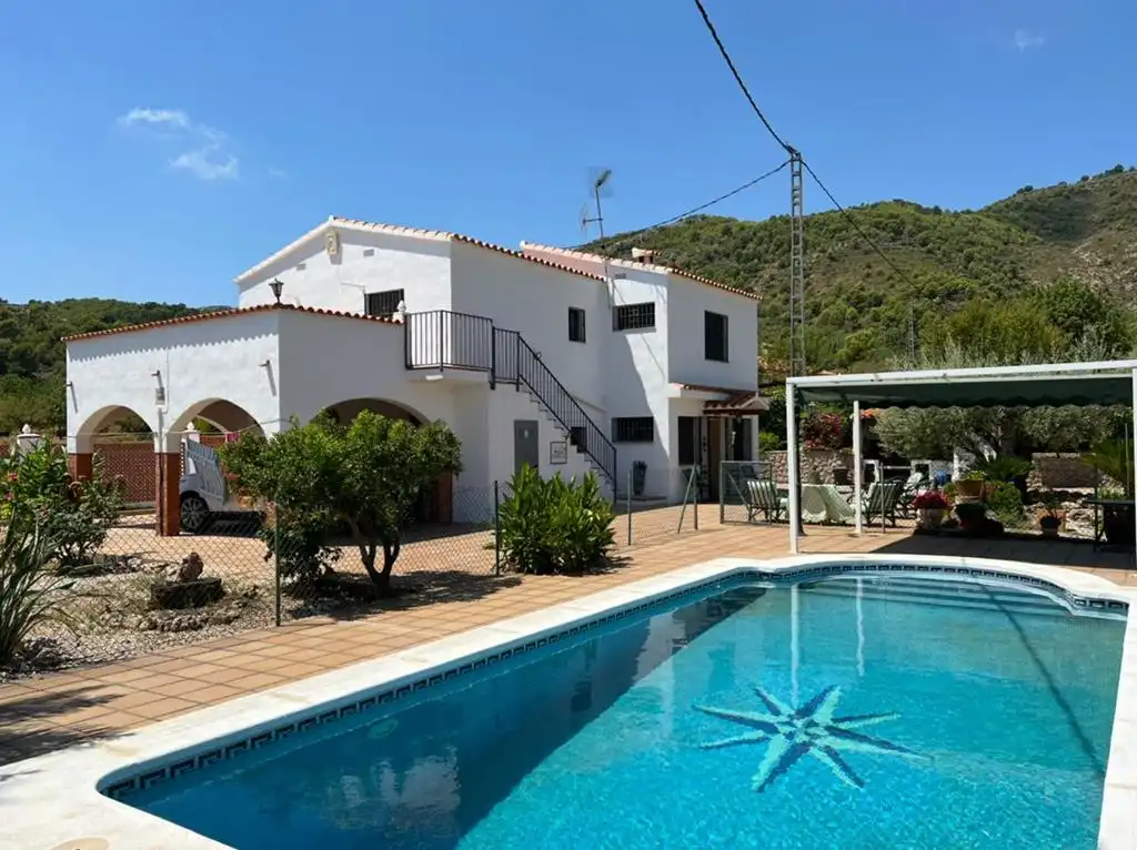 Villa avec terrasse à vendre à Camí de la Serra