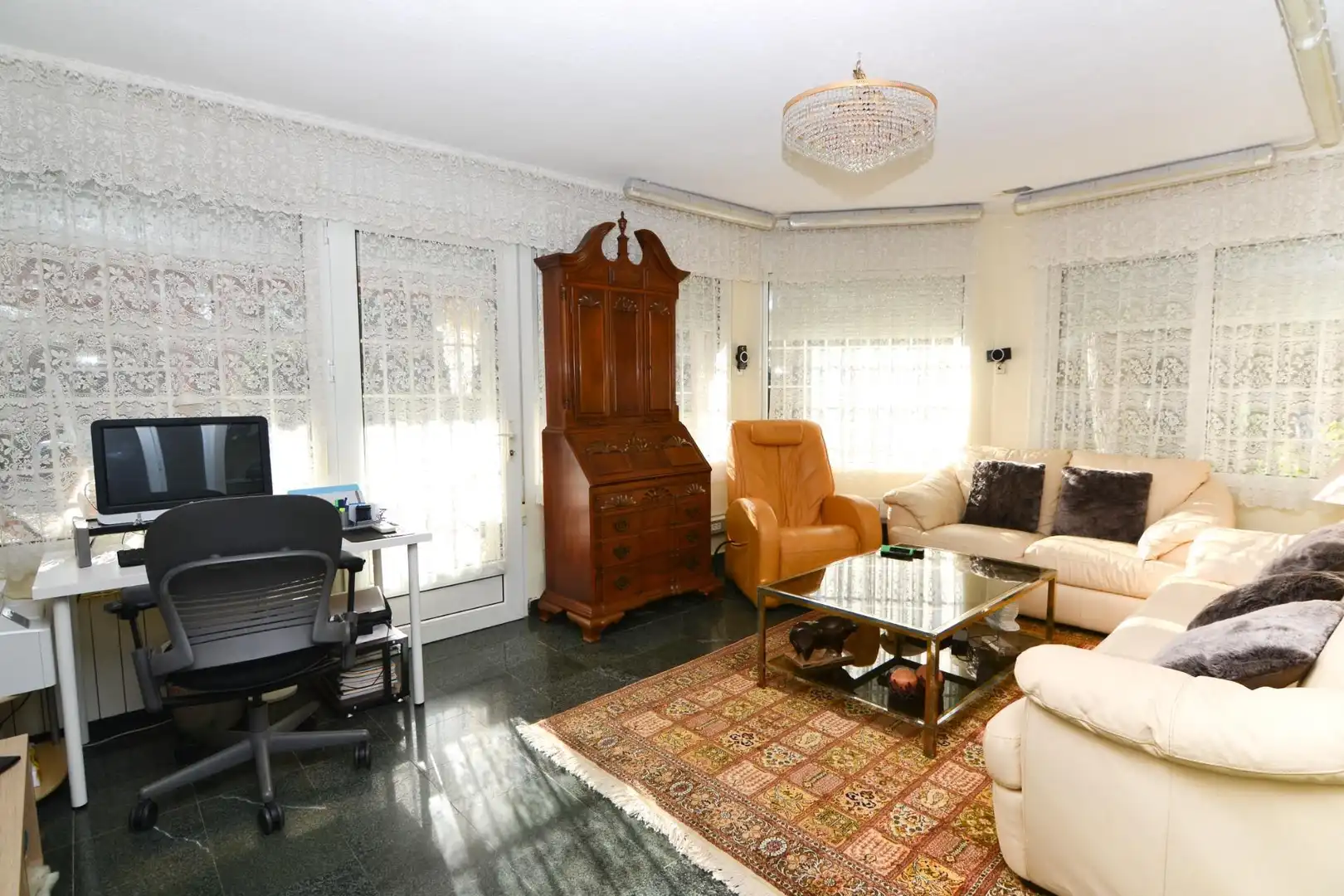 Living room of Houses for sale in Villanueva de la Cañada  with Air Conditioner, Private garden and Terrace