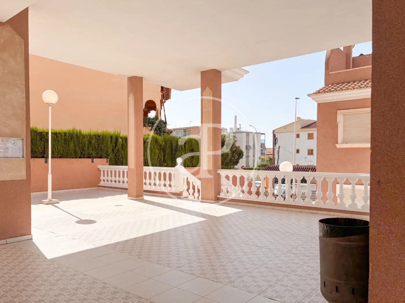 Terraza de Piso de alquiler en Santa Pola con Calefacción, Trastero y Amueblado