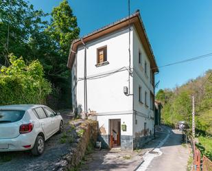 Vista exterior de Casa o xalet en venda en Aller amb Balcó