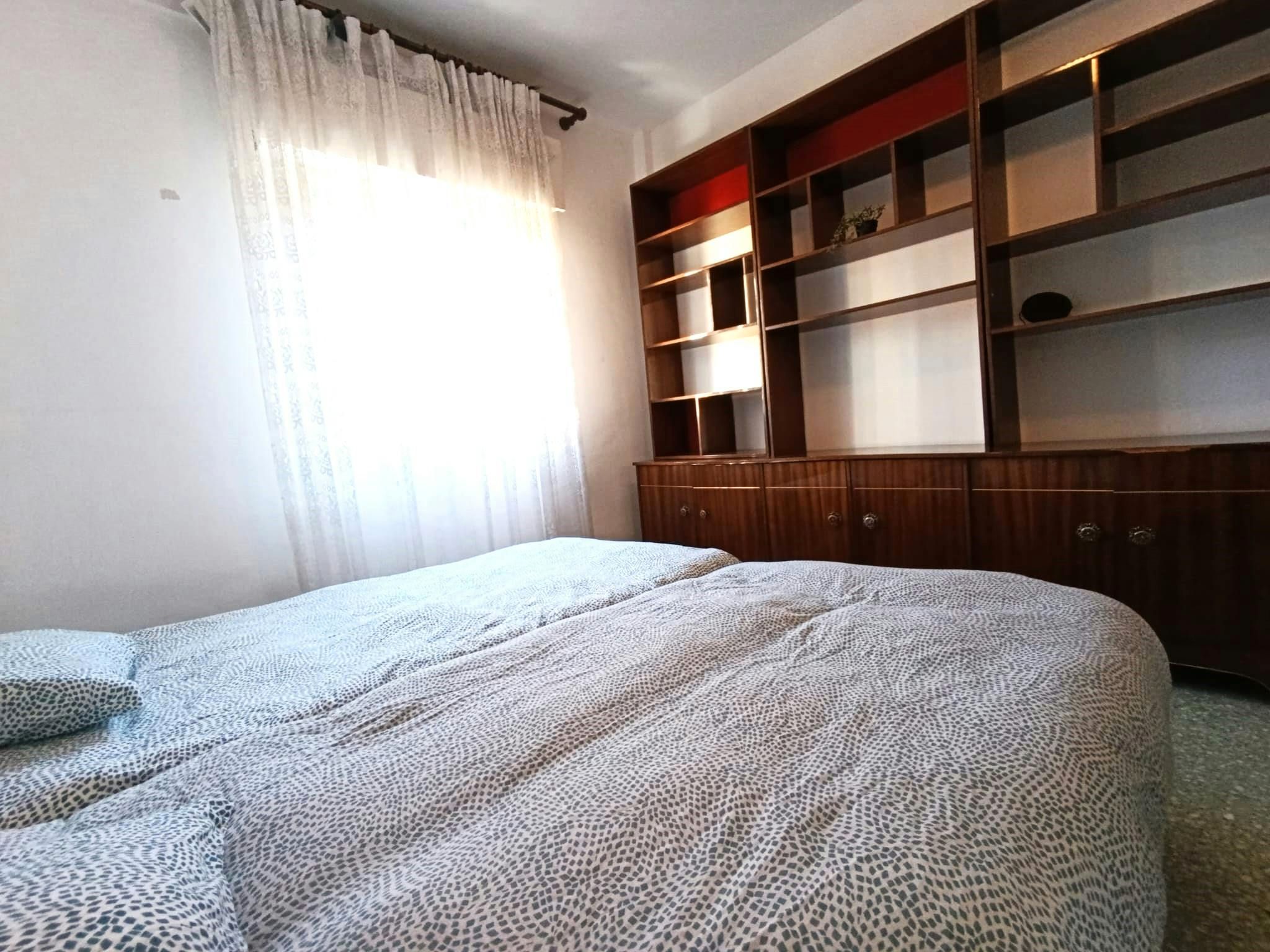 Dormitori de Pis per a compartir en  Sevilla Capital amb Aire condicionat, Moblat i Rentadora